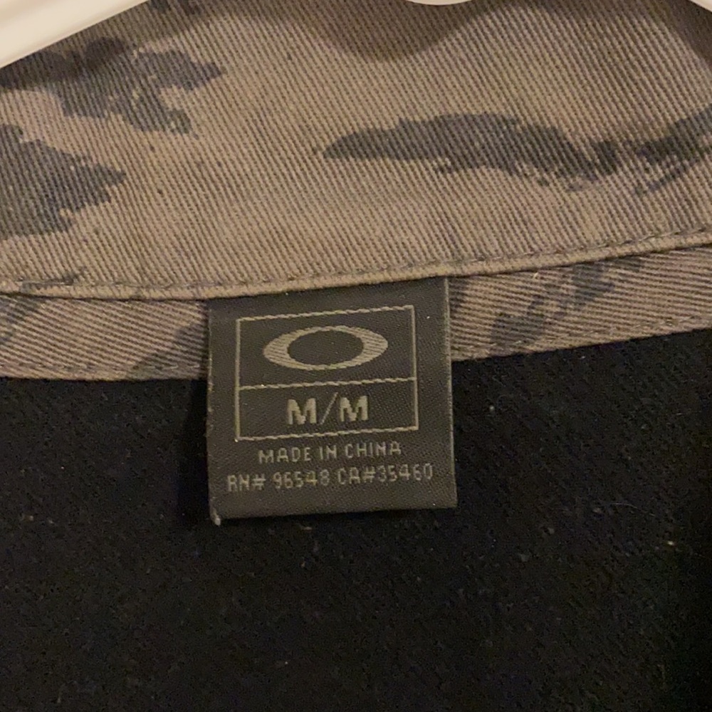 Oakley Jacket Size Medium - image 2